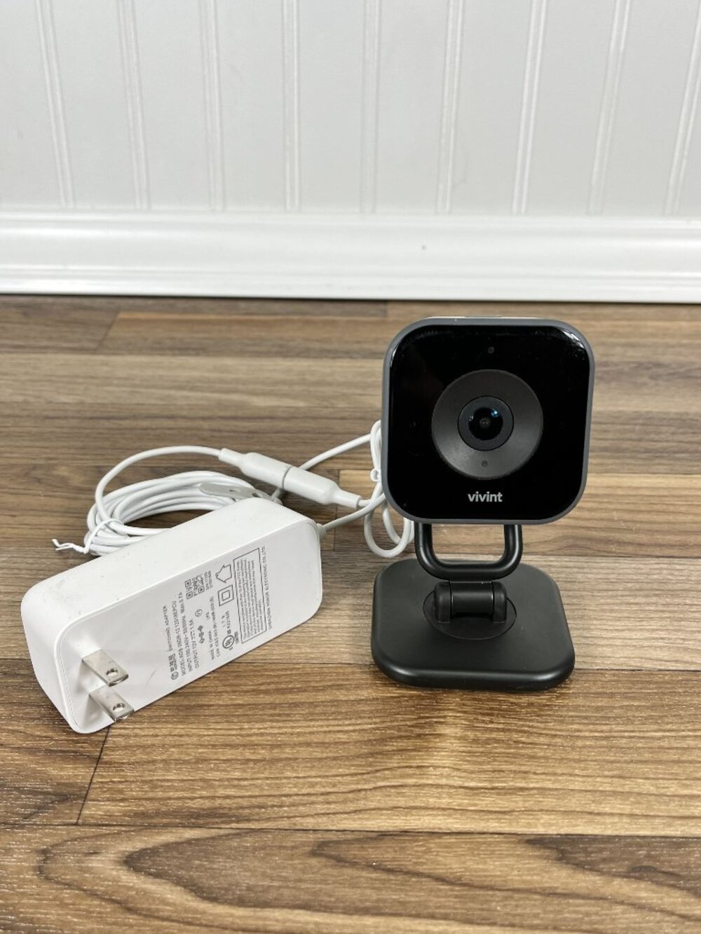 Vivint Indoor Smart Camera Pro - Model #CM07 - Two Way Audio - Black / w/AC Adap